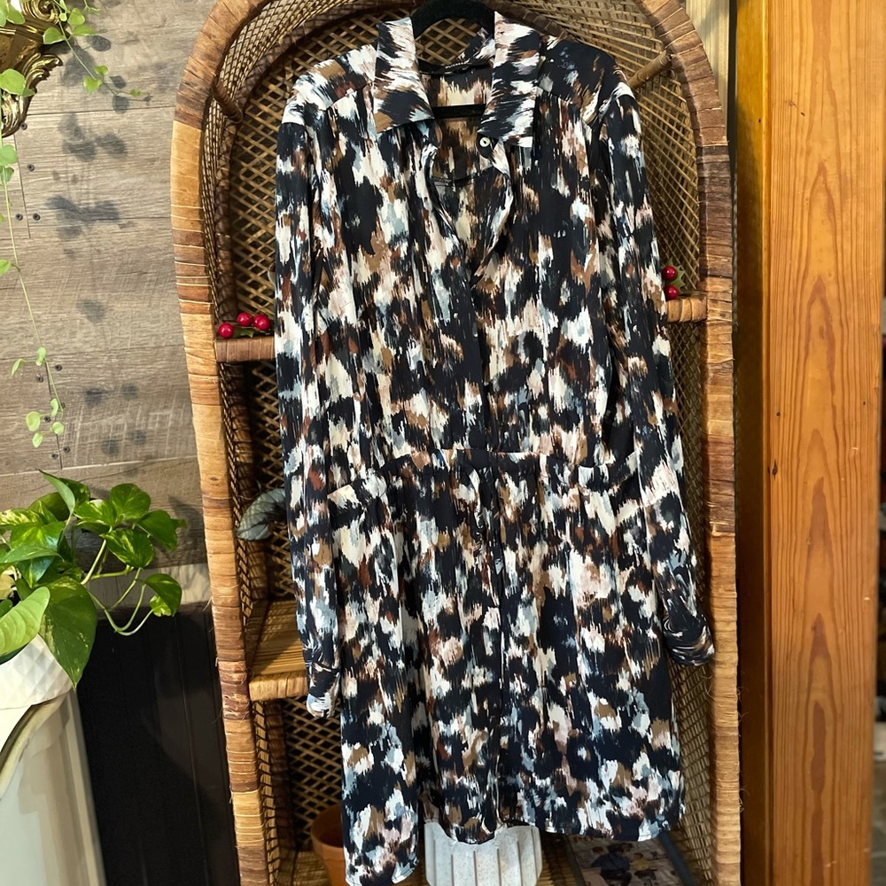 Olivaceous | tie front button up mini dress size large EUC